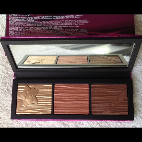 Mac Shiny Pretty Things face compact med/deep